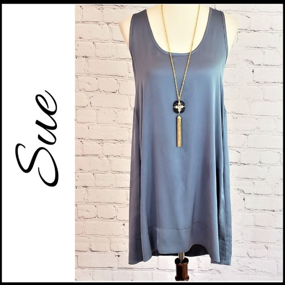 NWT LONG 22" Gold Tone Pendant Necklace w/Tassel - Picture 3 of 3